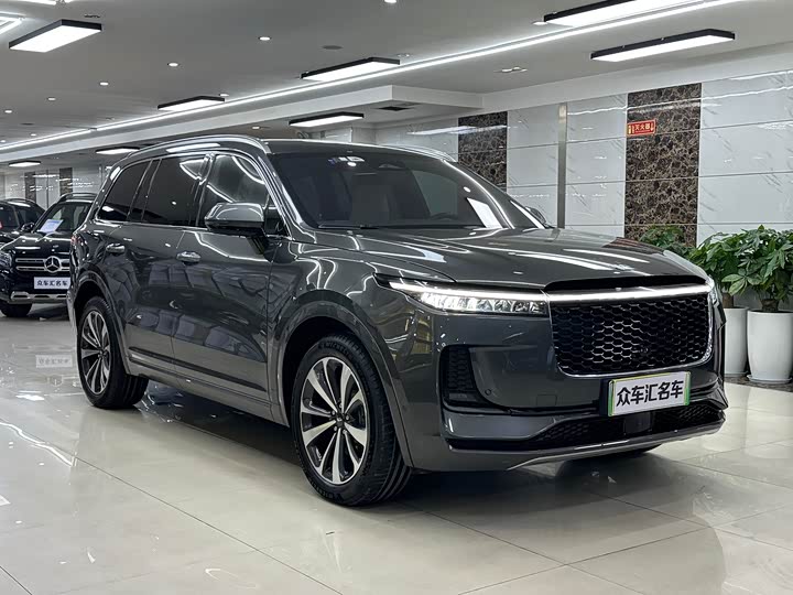 Фото 3 - LiXiang One