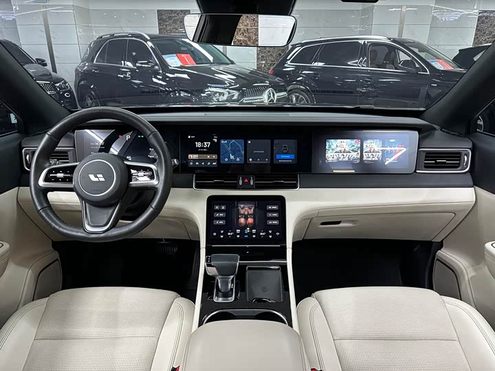 Фото 8 - LiXiang One