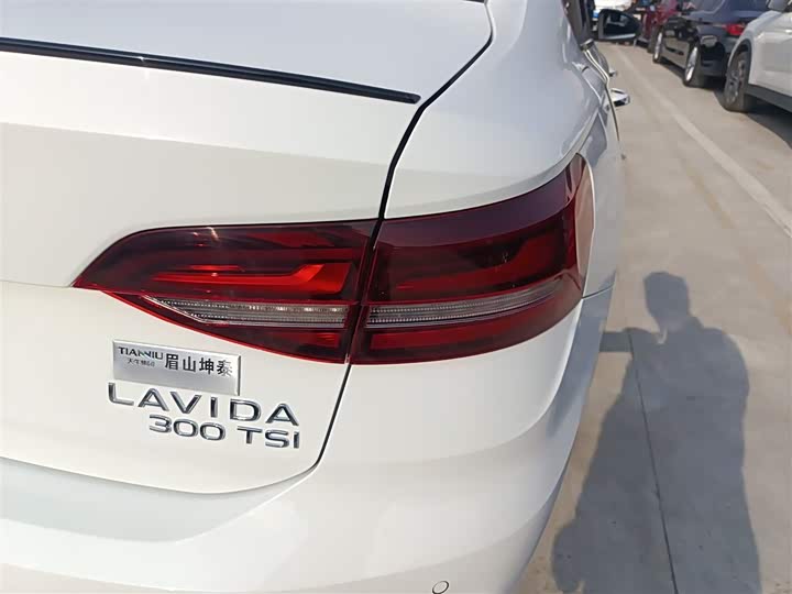 Фото 8 - Volkswagen Lavida