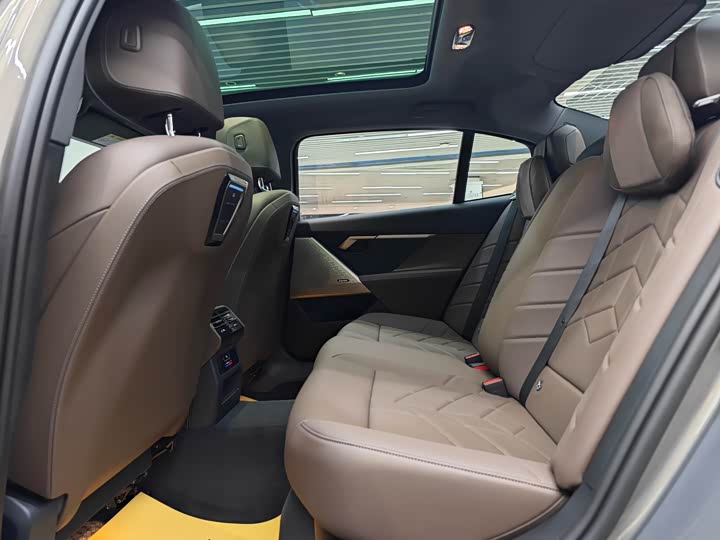 Фото 8 - BMW 5 Series