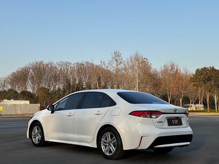 Фото 7 - Toyota Levin