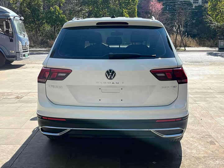 Фото 5 - Volkswagen Tiguan L Pro