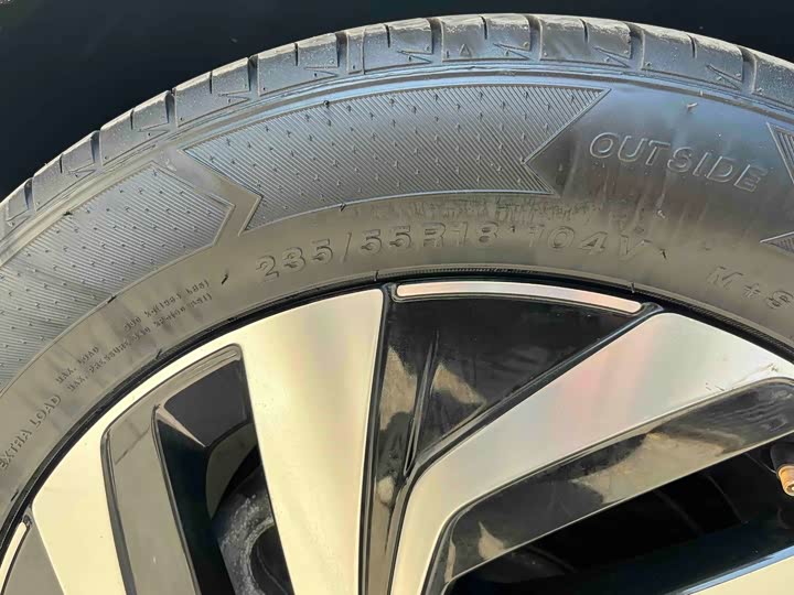 Фото 9 - Volkswagen Tiguan L Pro