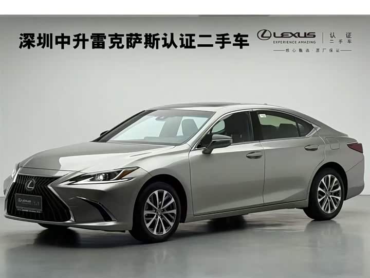 Фото 1 - Lexus ES