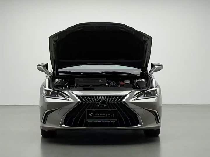 Фото 3 - Lexus ES