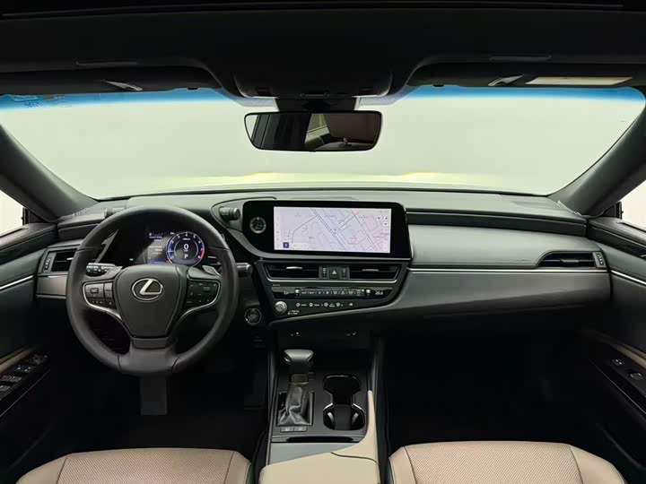 Фото 4 - Lexus ES