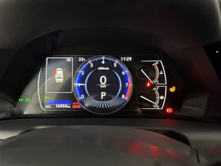 Фото 6 - Lexus ES