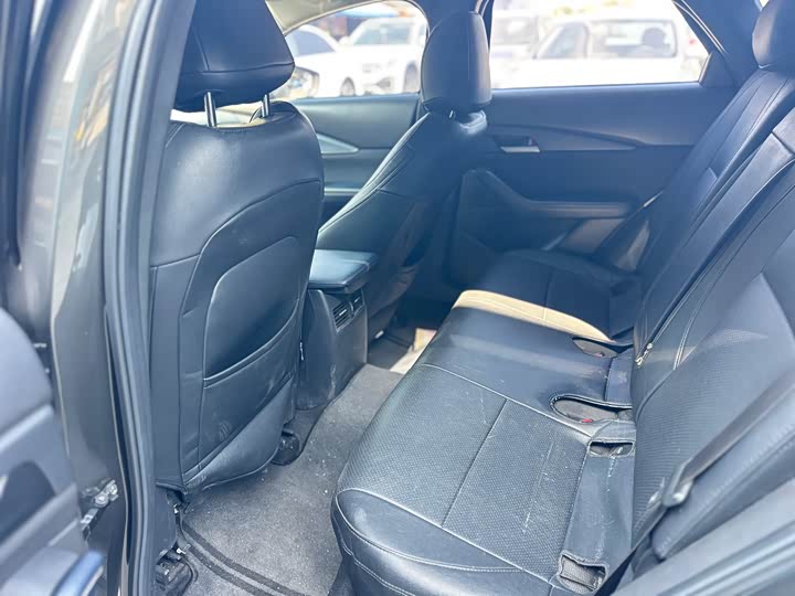 Фото 4 - Mazda CX-30