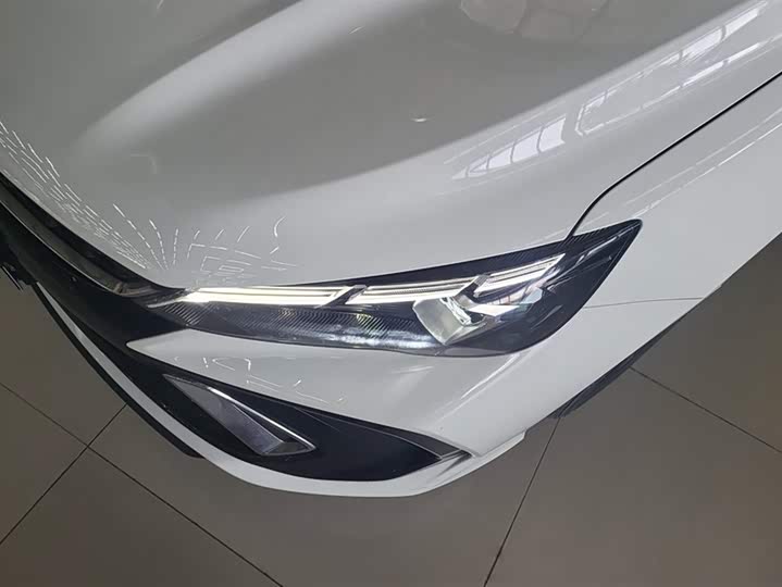 Фото 5 - Geely Binrui