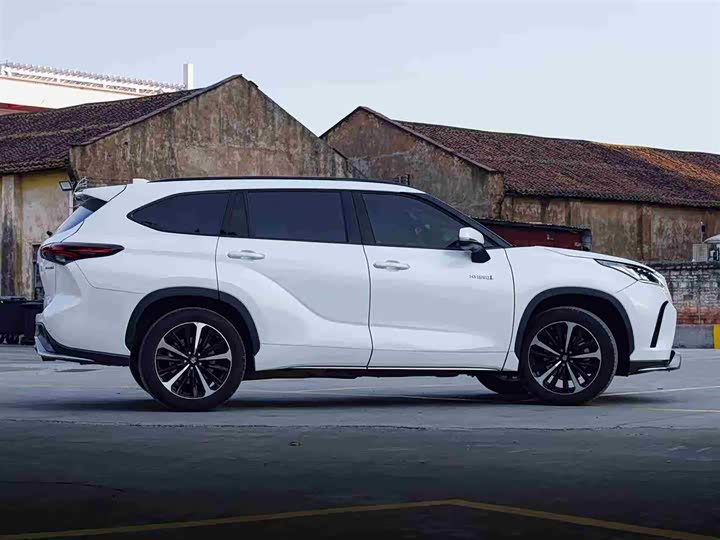 Фото 5 - Toyota Crown Kluger