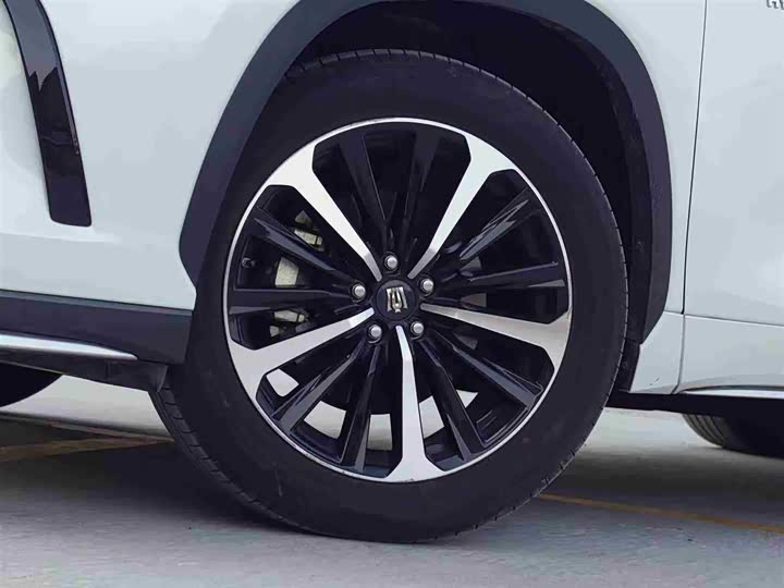 Фото 8 - Toyota Crown Kluger