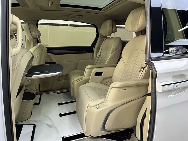 Фото 8 - Buick GL8 ES