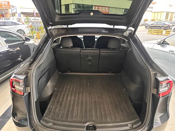 Фото 8 - Tesla Model Y