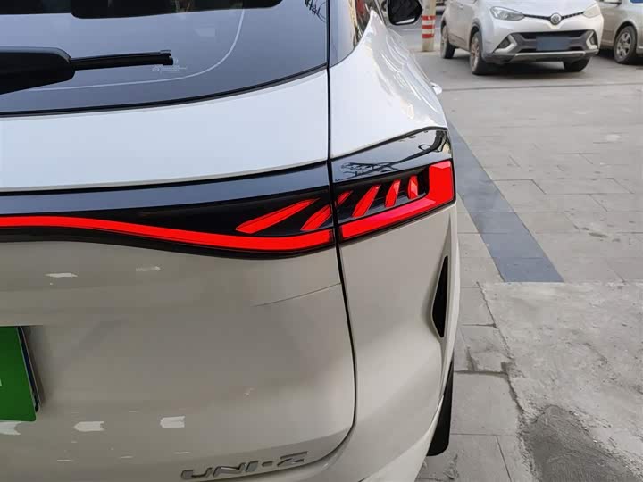 Фото 8 - Changan UNI-Z