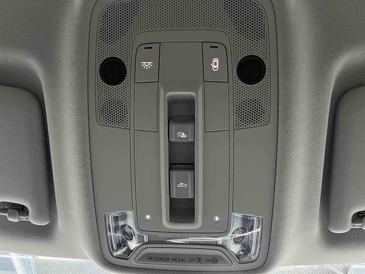 Фото 8 - Audi Q3