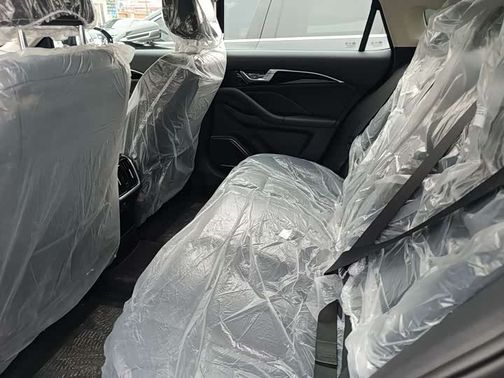 Фото 5 - Bestune B70