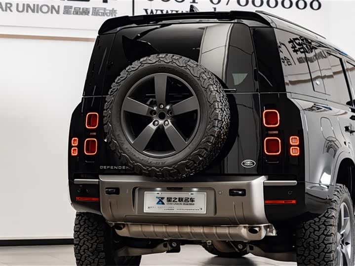 Фото 8 - Land Rover Defender