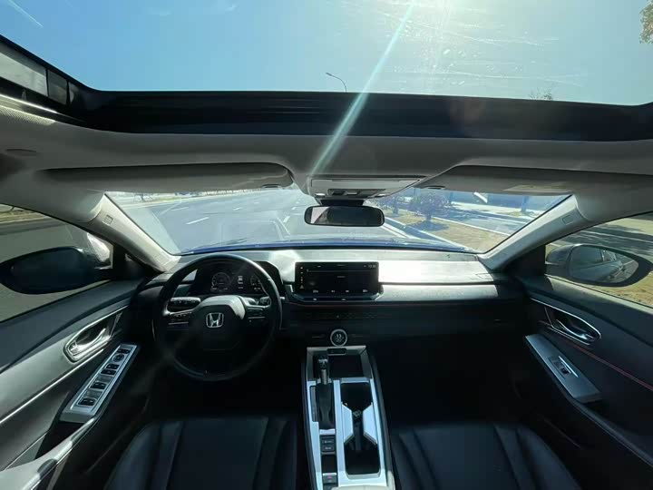 Фото 6 - Honda Accord