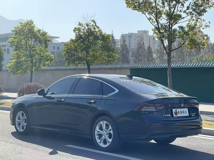 Фото 7 - Honda Accord