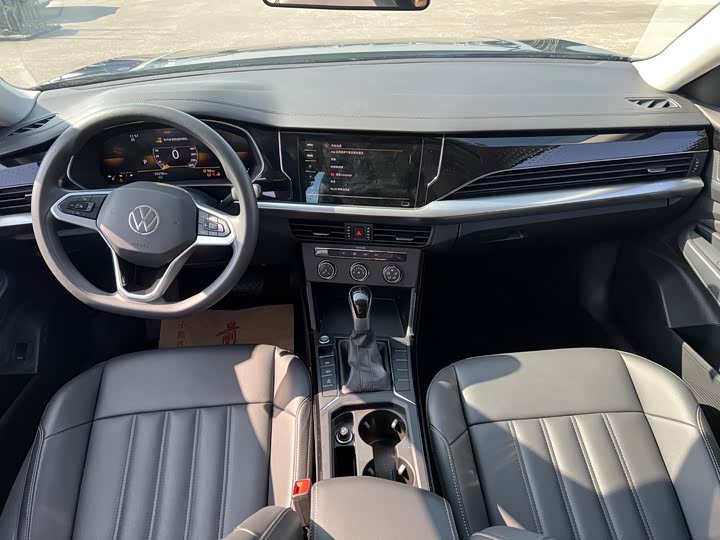 Фото 7 - Volkswagen Passat