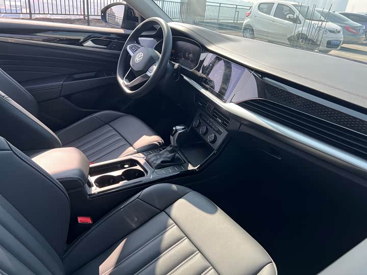Фото 8 - Volkswagen Passat