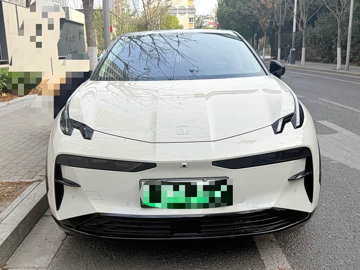 Фото 2 - Zeekr X