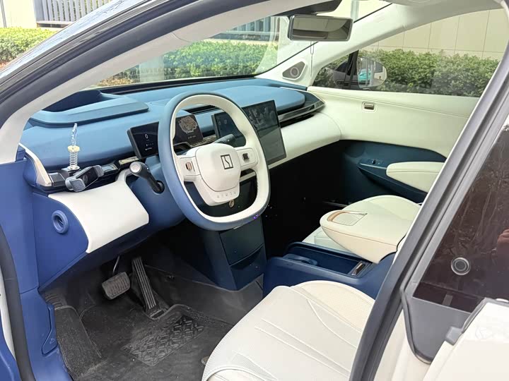 Фото 8 - Zeekr X