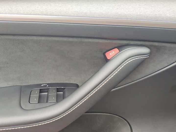 Фото 7 - Tesla Model 3