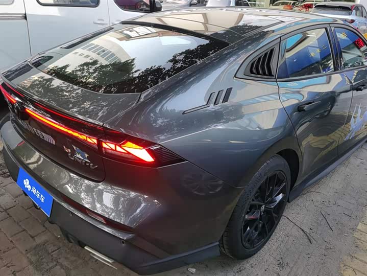 Фото 3 - Changan UNI-V