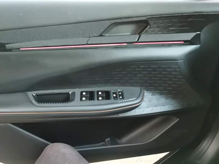 Фото 7 - Changan UNI-V