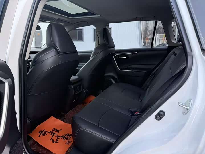 Фото 8 - Toyota Wildlander