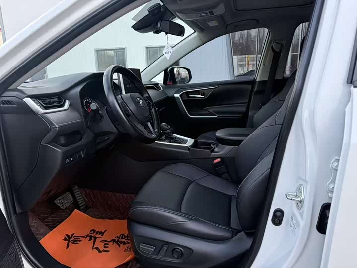 Фото 9 - Toyota Wildlander