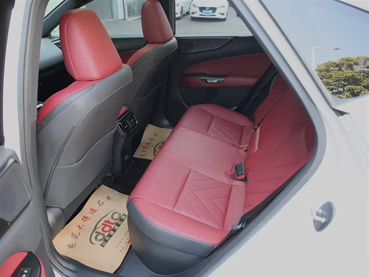 Фото 6 - Lexus NX