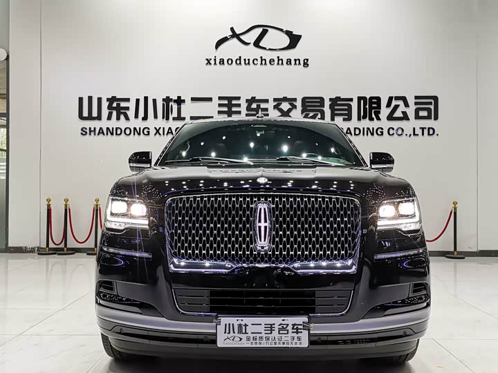 Фото 2 - Lincoln Navigator