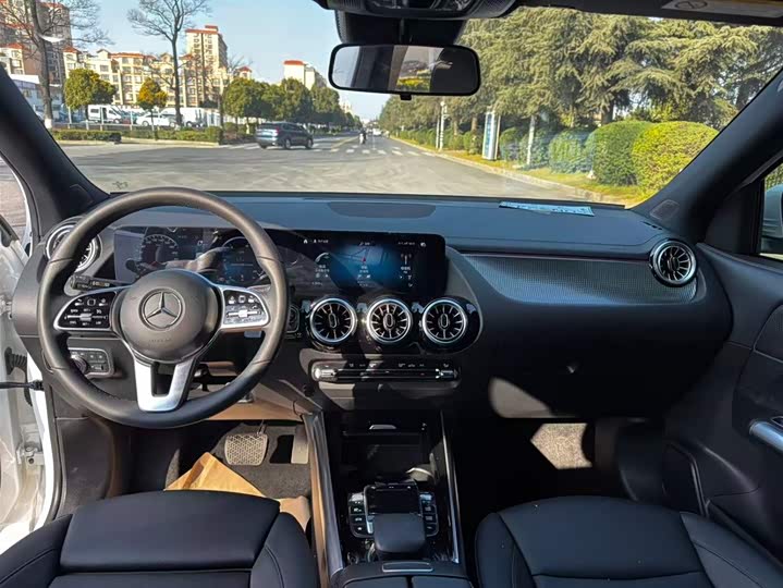 Фото 4 - Mercedes-Benz GLA-Class