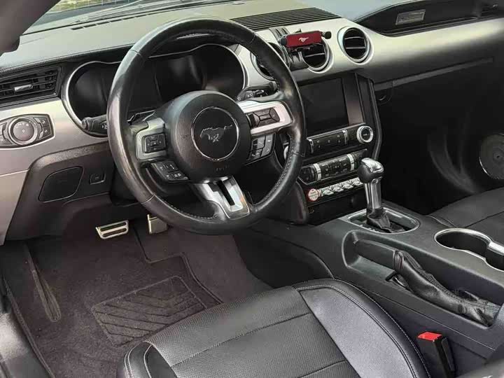 Фото 7 - Ford Mustang