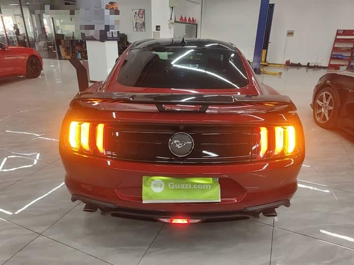 Фото 6 - Ford Mustang