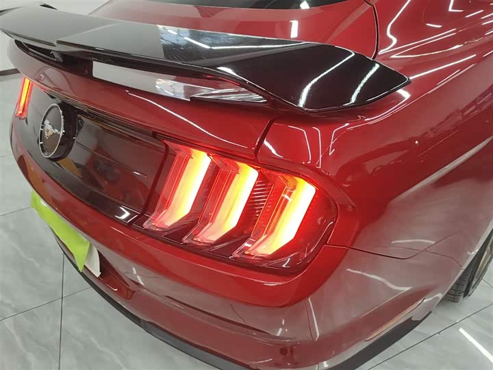 Фото 8 - Ford Mustang