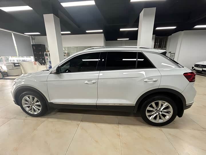 Фото 3 - Volkswagen T-Roc