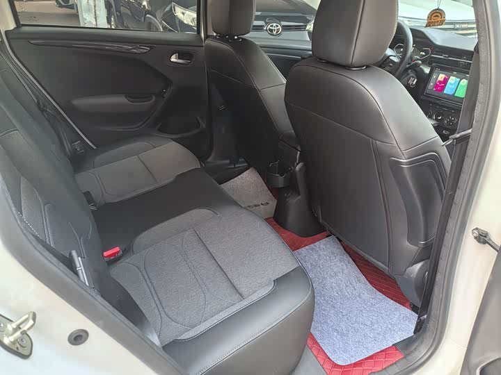 Фото 5 - Citroen C3-XR