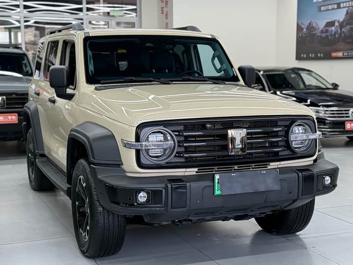 Фото 2 - Tank 300 Hybrid