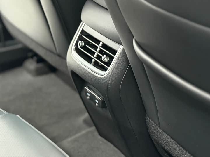 Фото 8 - Tank 300 Hybrid