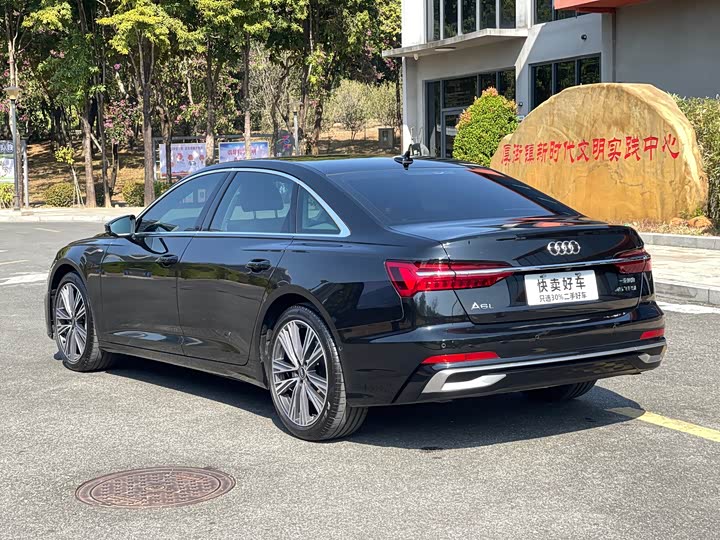 Фото 4 - Audi A6L