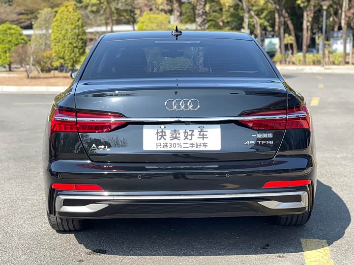 Фото 5 - Audi A6L