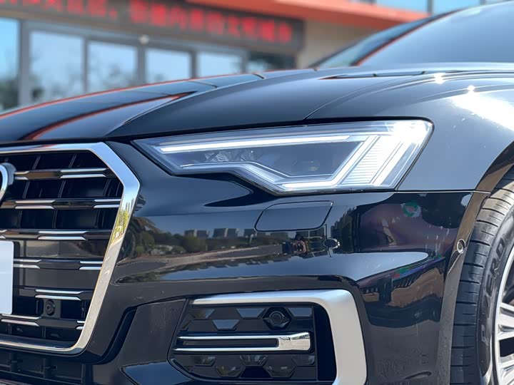 Фото 9 - Audi A6L