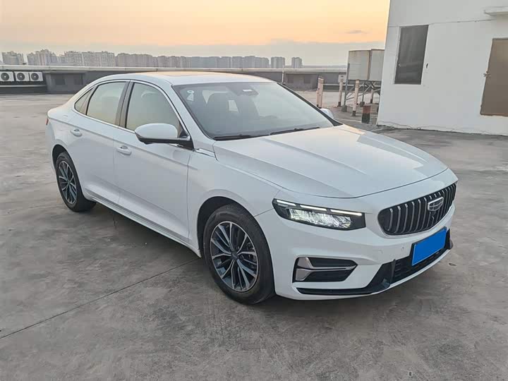 Фото 3 - Geely Preface