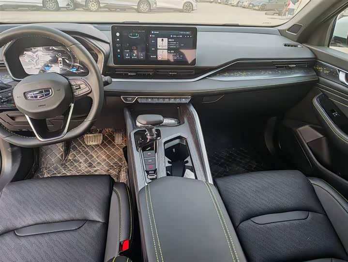 Фото 4 - Geely Preface