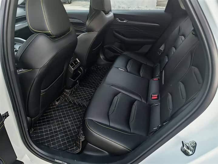 Фото 6 - Geely Preface