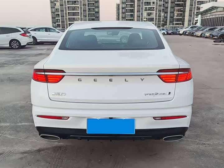 Фото 8 - Geely Preface
