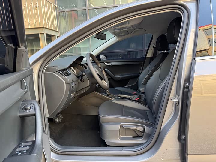 Фото 6 - Skoda Octavia Pro